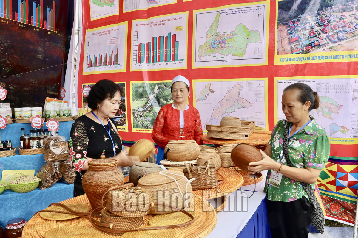 Huyện Lạc Sơn (Hòa Bình): Bảo tồn, phát huy làng nghề truyền thống