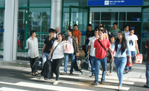 Cảng hàng không quốc tế Phú Bài đón các chuyến bay đầu tiên đến Huế sau 6 tháng đóng cửa để nâng cấp