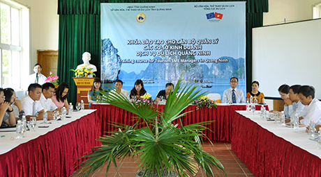 Đào tạo cán bộ quản lý các cơ sở kinh doanh dịch vụ du lịch Quảng Ninh