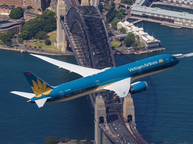 Từ 1/10 Vietnam Airlines bắt đầu tăng mức phí phục vụ hành khách