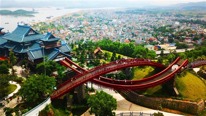 Khám phá Cầu Koi tuyệt đẹp giữa Vườn Nhật Sun World Halong Complex