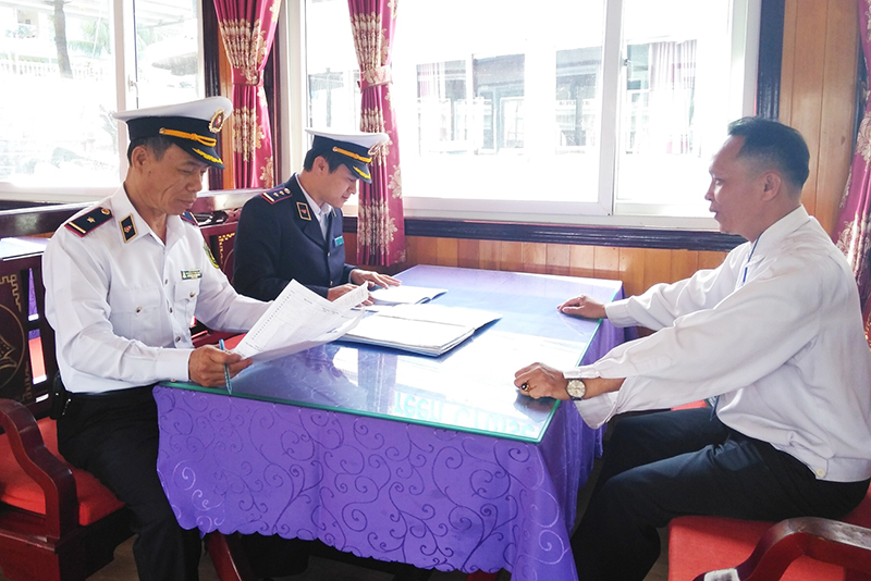 Quảng Ninh: Cảng vụ Đường thủy nội địa tăng cường đảm bảo an toàn cho du khách dịp lễ hội
